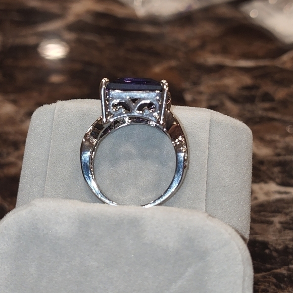 Women's Rhinestone ring - Picture 7 of 9